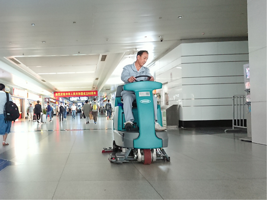 工廠為何選擇洗地機(jī)？