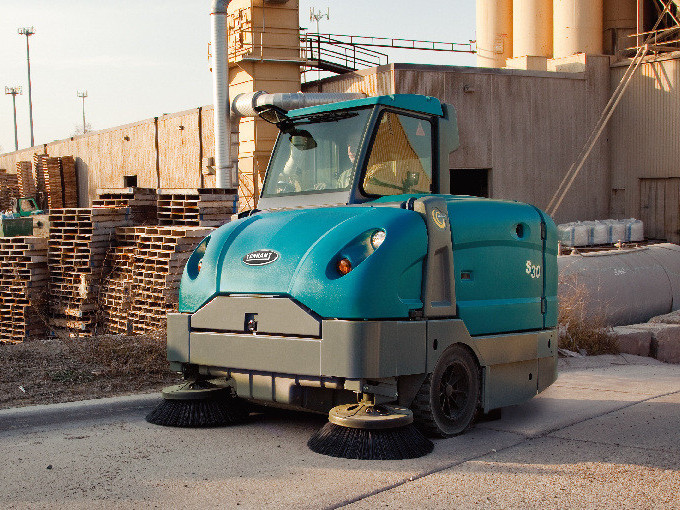 掃地機(jī)or洗地機(jī)？工廠清潔如何抉擇？