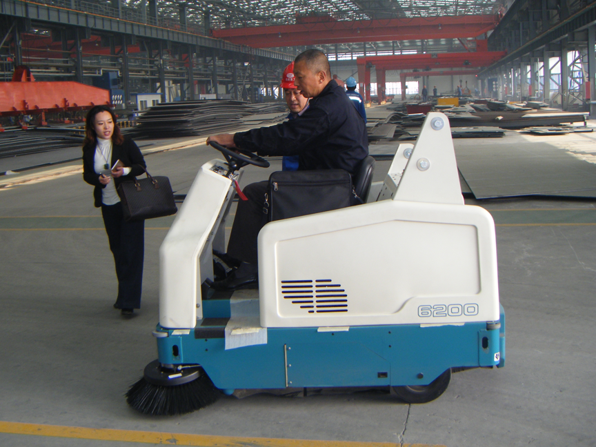 物業(yè)是租賃洗地機掃地機還是購買合適？