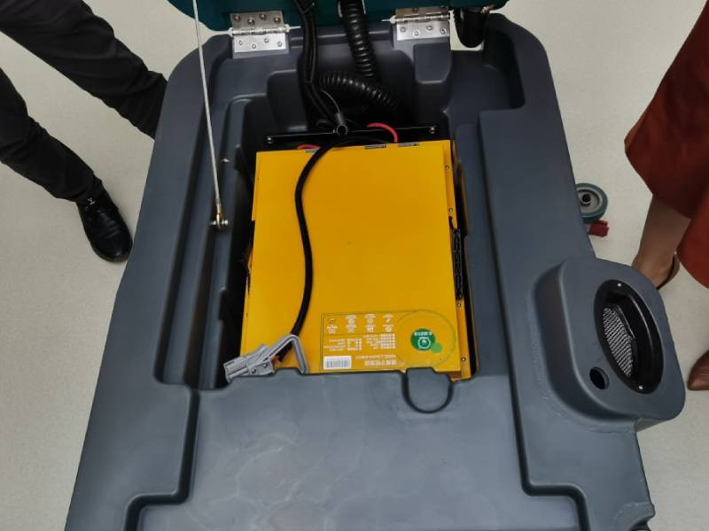 如何延長手推式洗地機(jī)的鋰電池使用壽命？