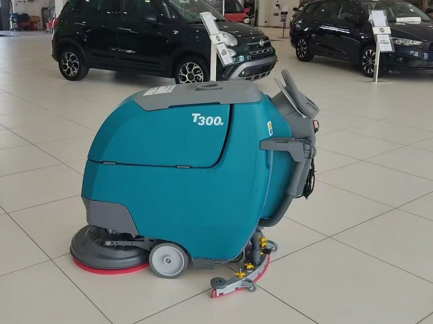 工業(yè)吸塵器、洗地機對工廠車間的作用