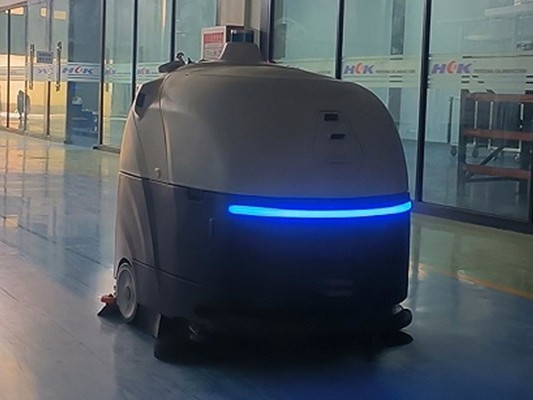 保潔員看了都服！坦力工廠自動(dòng)掃地機(jī)器人 "卷" 翻高鐵站