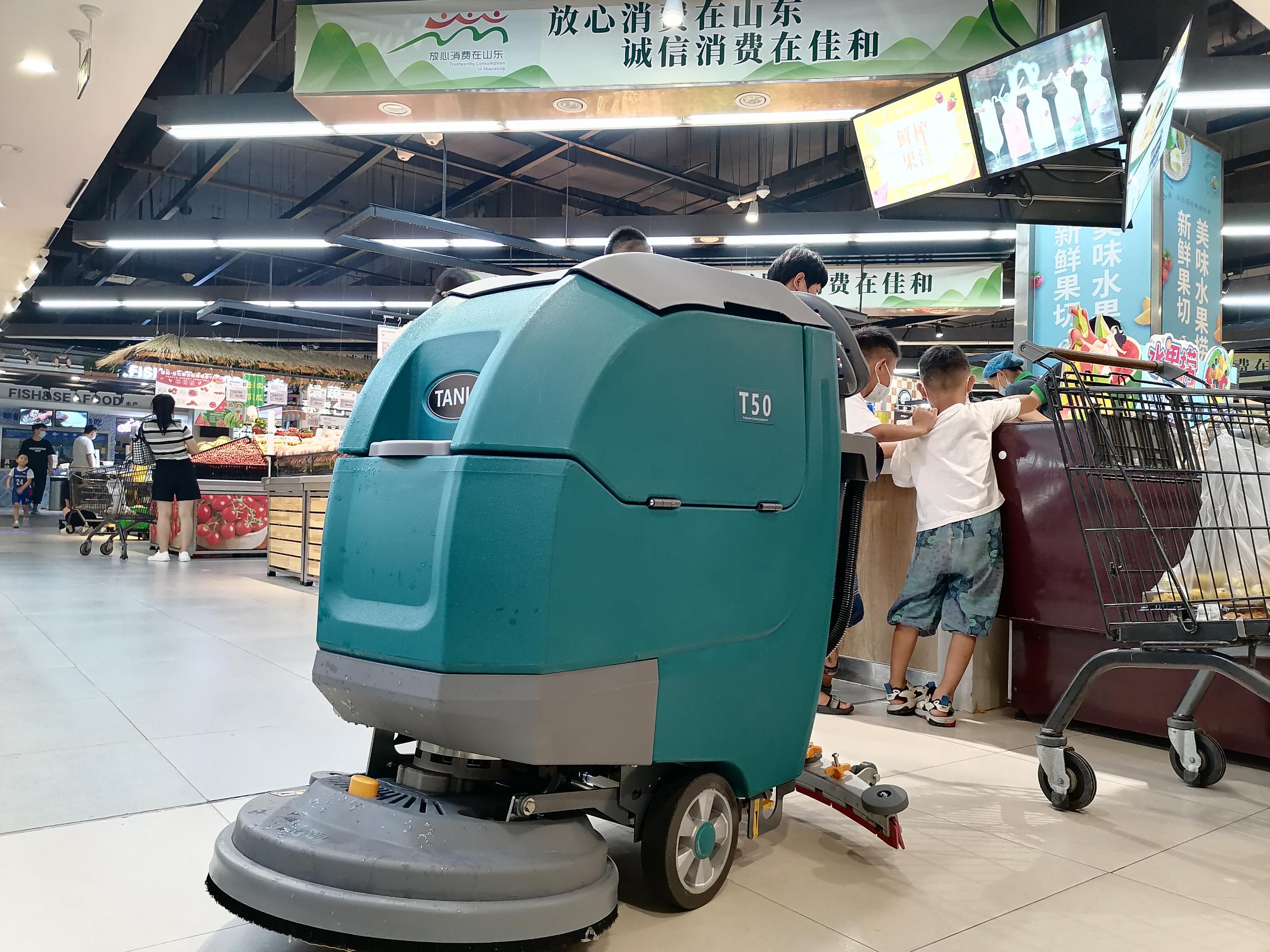 洗地機(jī)品質(zhì)是我們的承諾，您的滿意是我們的追求