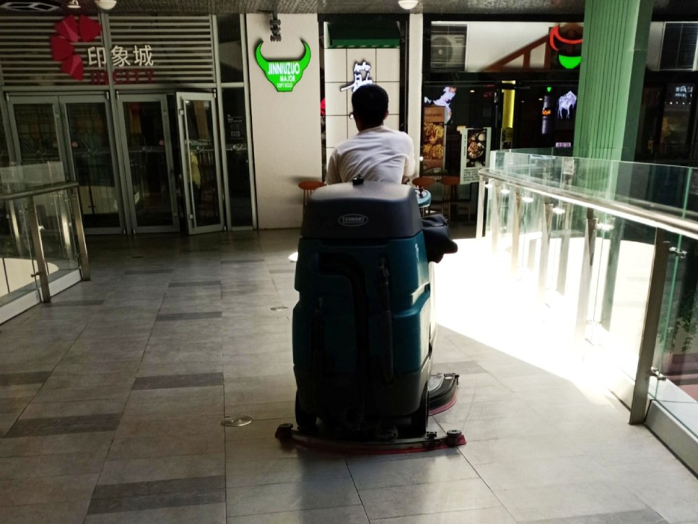 商用辦公樓適合使用駕駛式洗地機(jī)嗎？