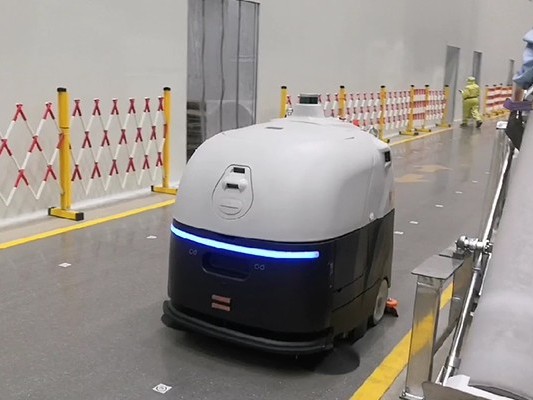 坦力無人駕駛洗地機(jī)與 AGV 協(xié)同作業(yè)的優(yōu)勢--工業(yè)清潔新突破