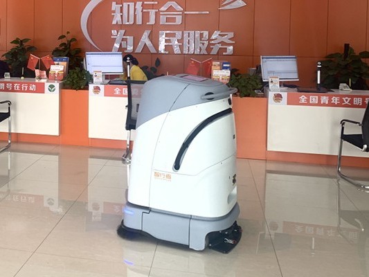 這臺(tái)工業(yè)用自動(dòng)掃地機(jī)器人成清潔大贏家，一棟樓都被它 “征服”