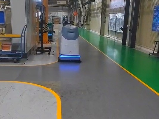 別再人工苦哈哈！坦力工業(yè)級掃地機器人讓車間清潔超省心