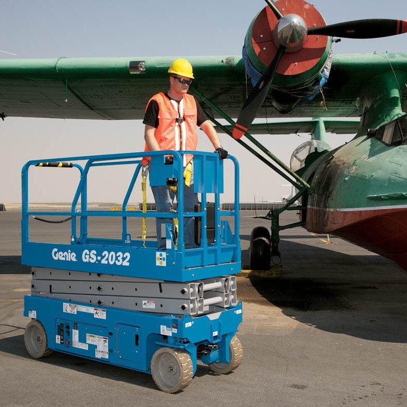 剪型高空作業(yè)平臺(tái)GS-2032 與 GS-2032 電動(dòng) 高空作業(yè)平臺(tái)gs-2032-11