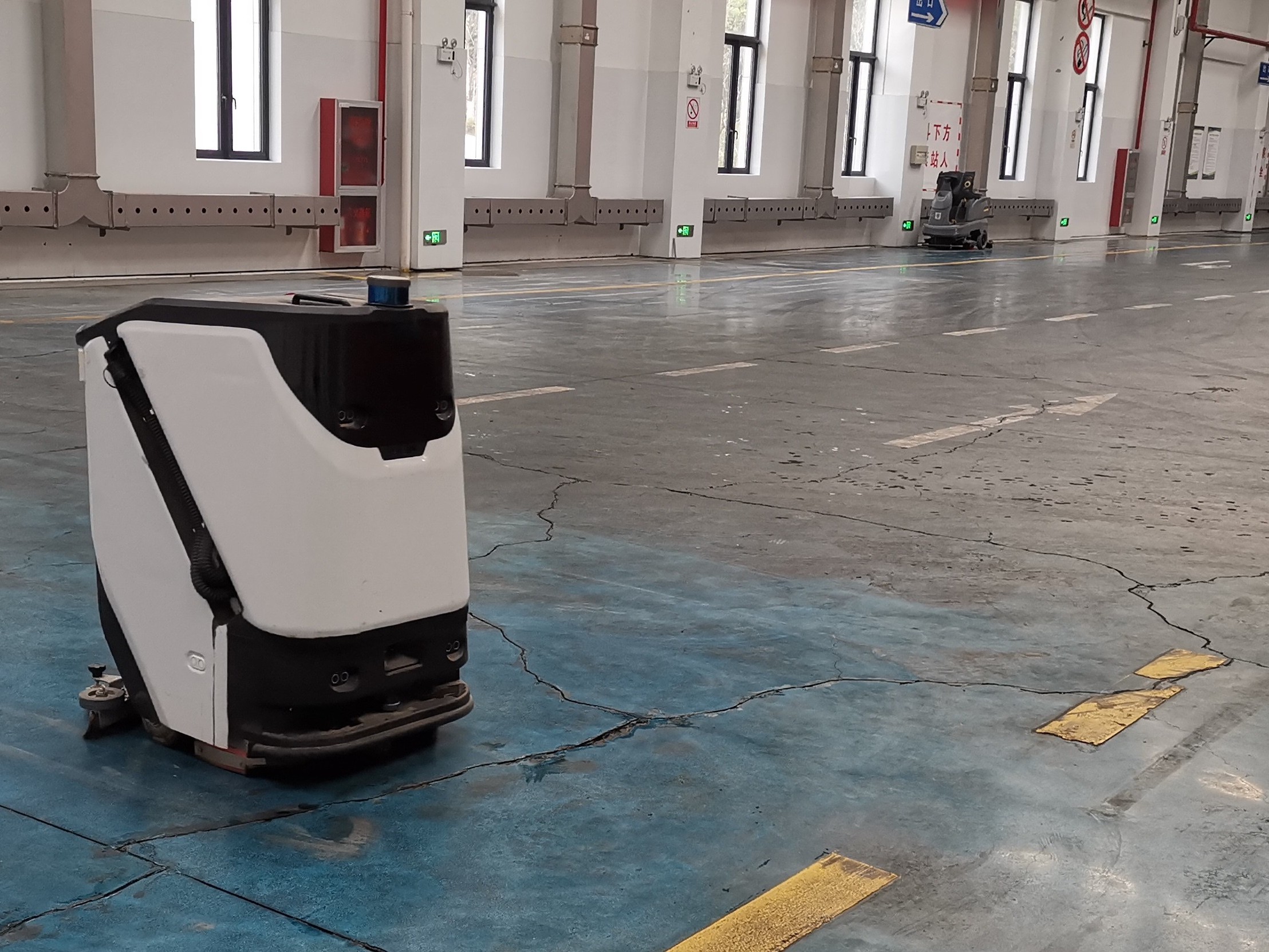 工廠清潔成本 “砍半” 不是夢！坦力無人洗地機器人，解鎖 24 小時智能清潔新范式